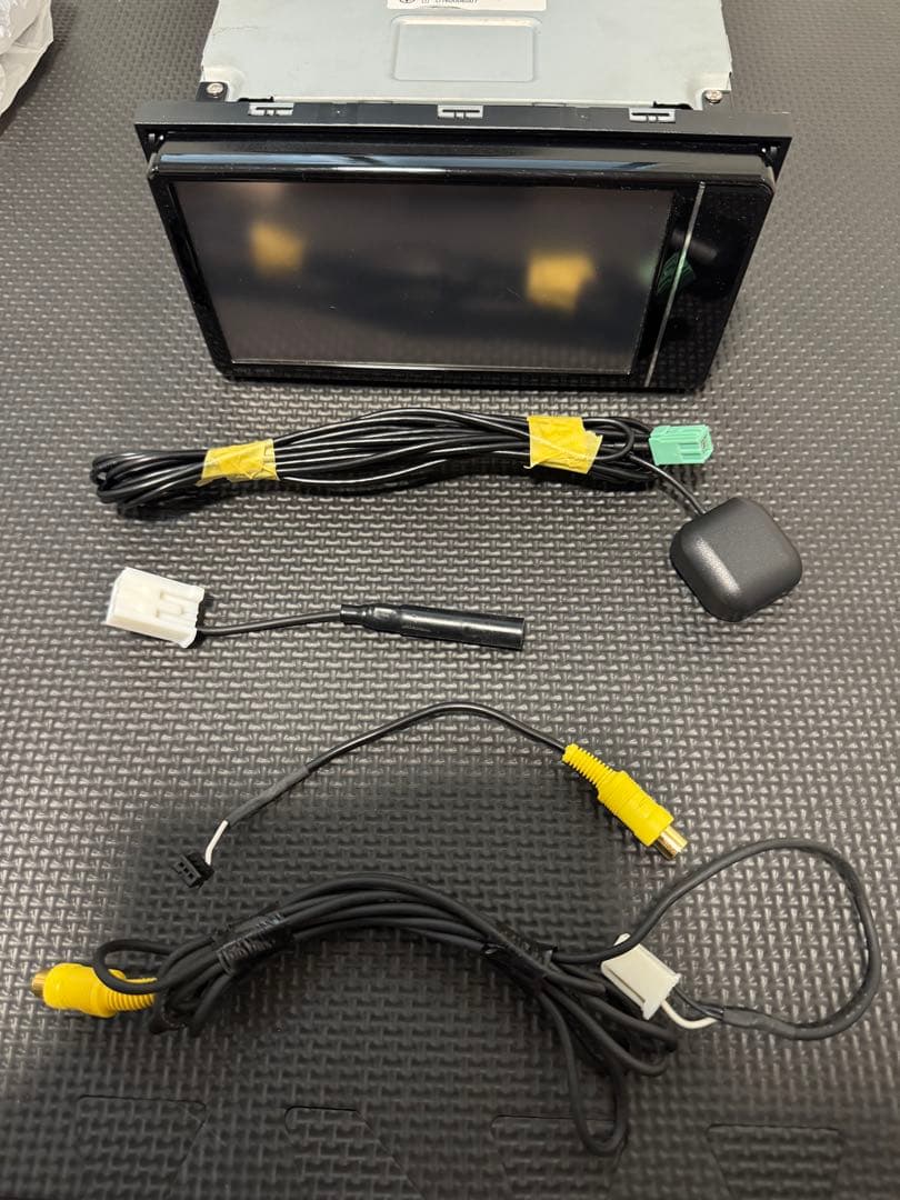 トヨタ純正ナビ　NSZT-W68T 地図SDカード付き2023年秋版