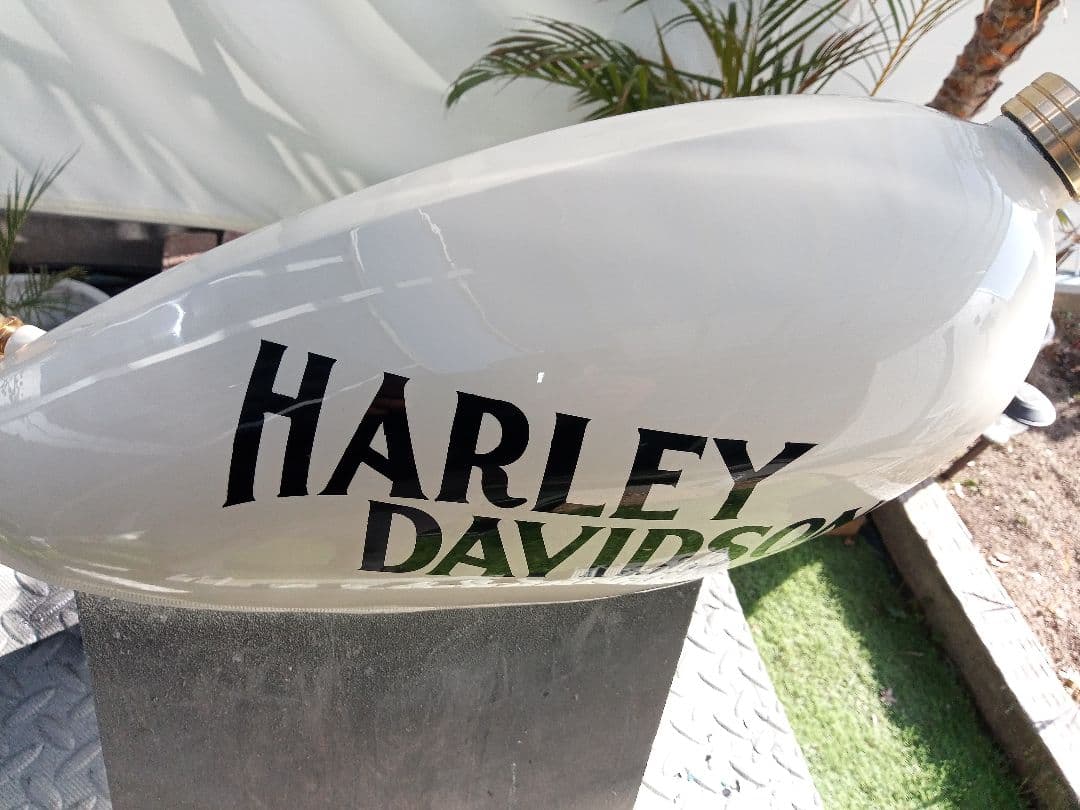 HARLEY DAVIDSON タンク ホワイト ナロー　チョッパー　カスタム