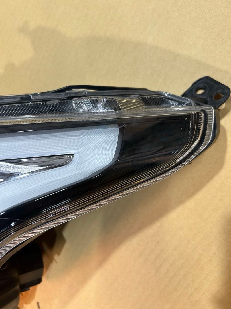 ワゴンR スティングレー　左ヘッドライト