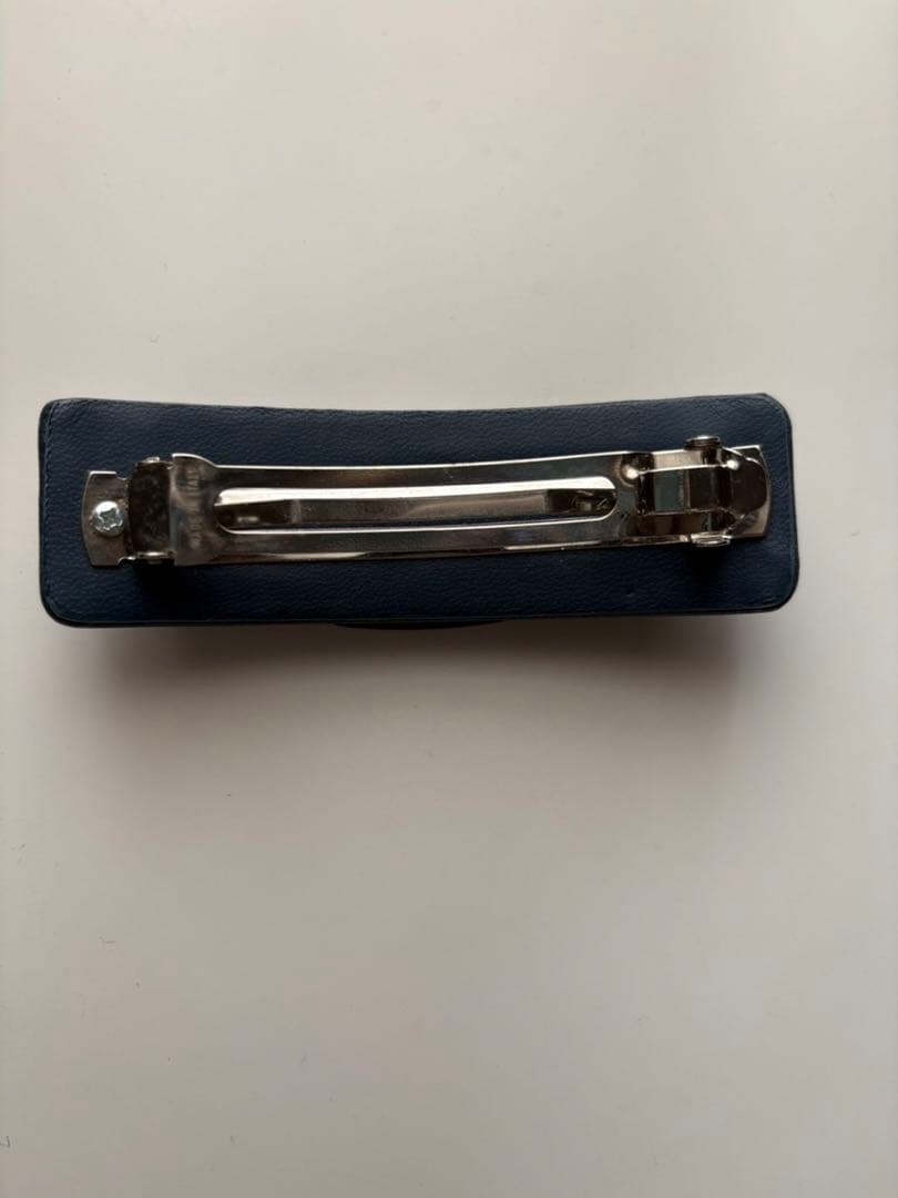 フェラガモ バレッタ　ネイビー　レザー