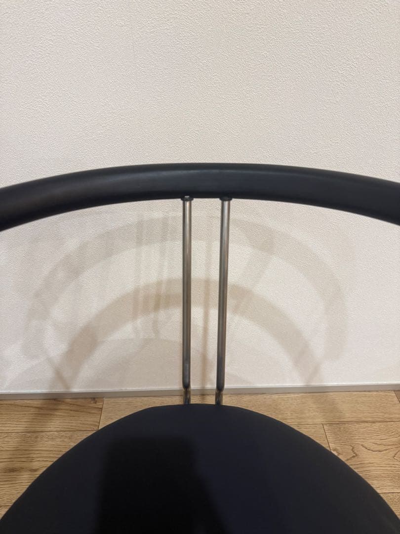 残り1脚　TECHNA アームチェア