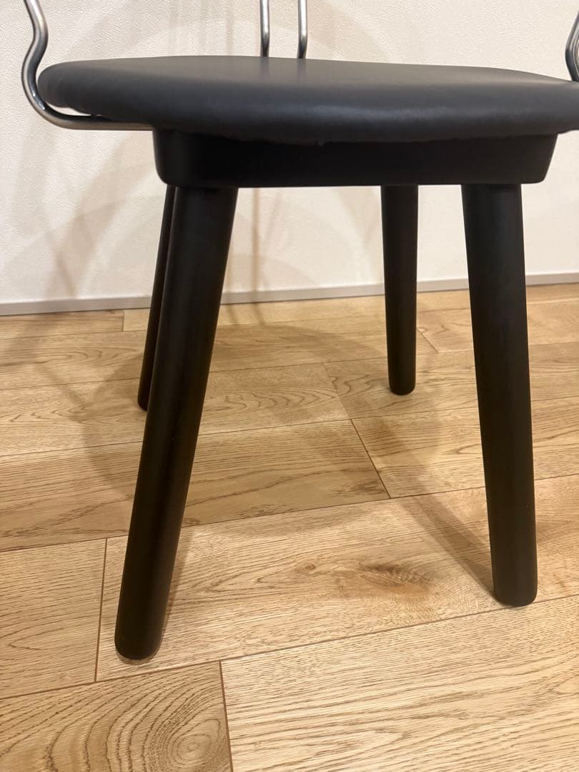 残り1脚　TECHNA アームチェア