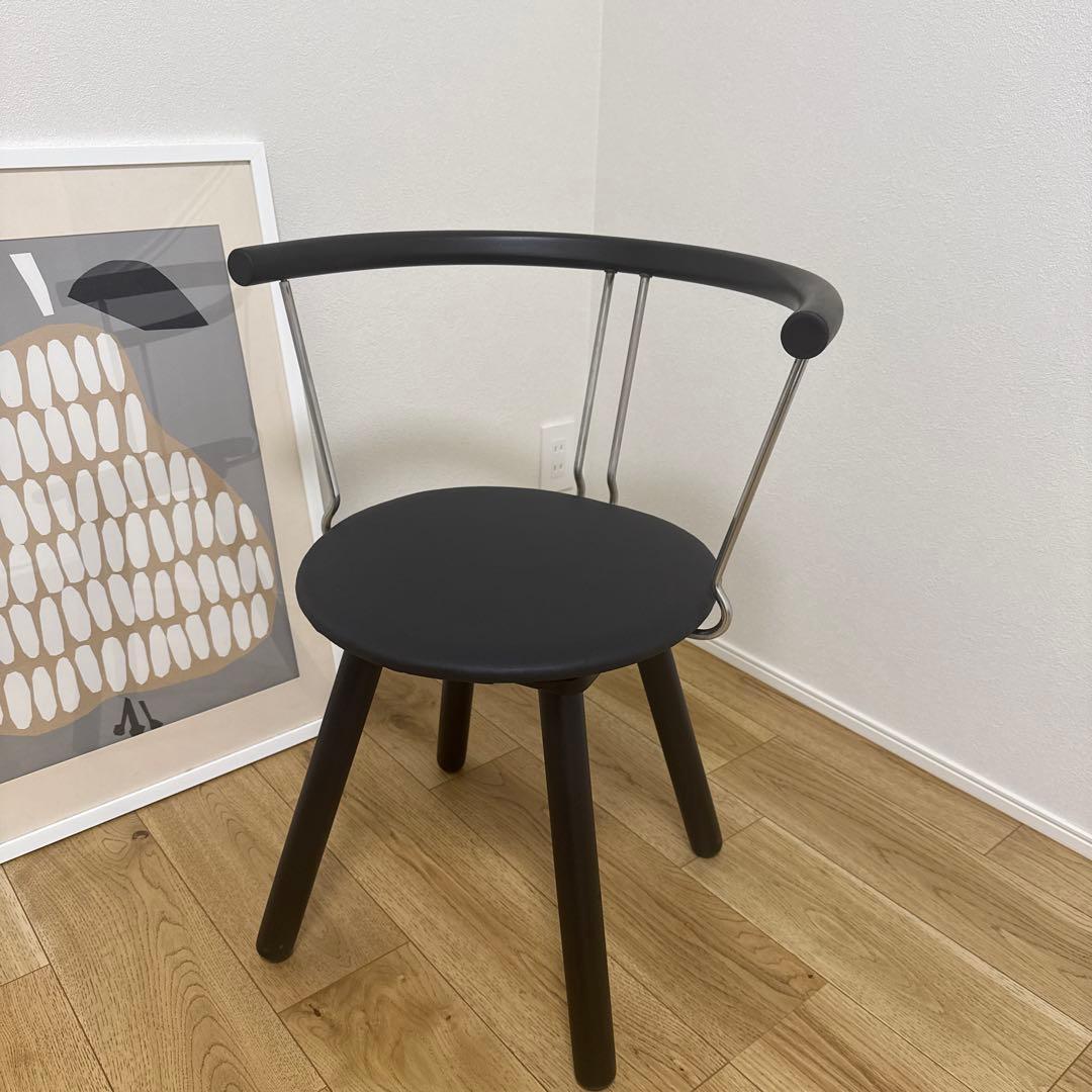 残り1脚　TECHNA アームチェア