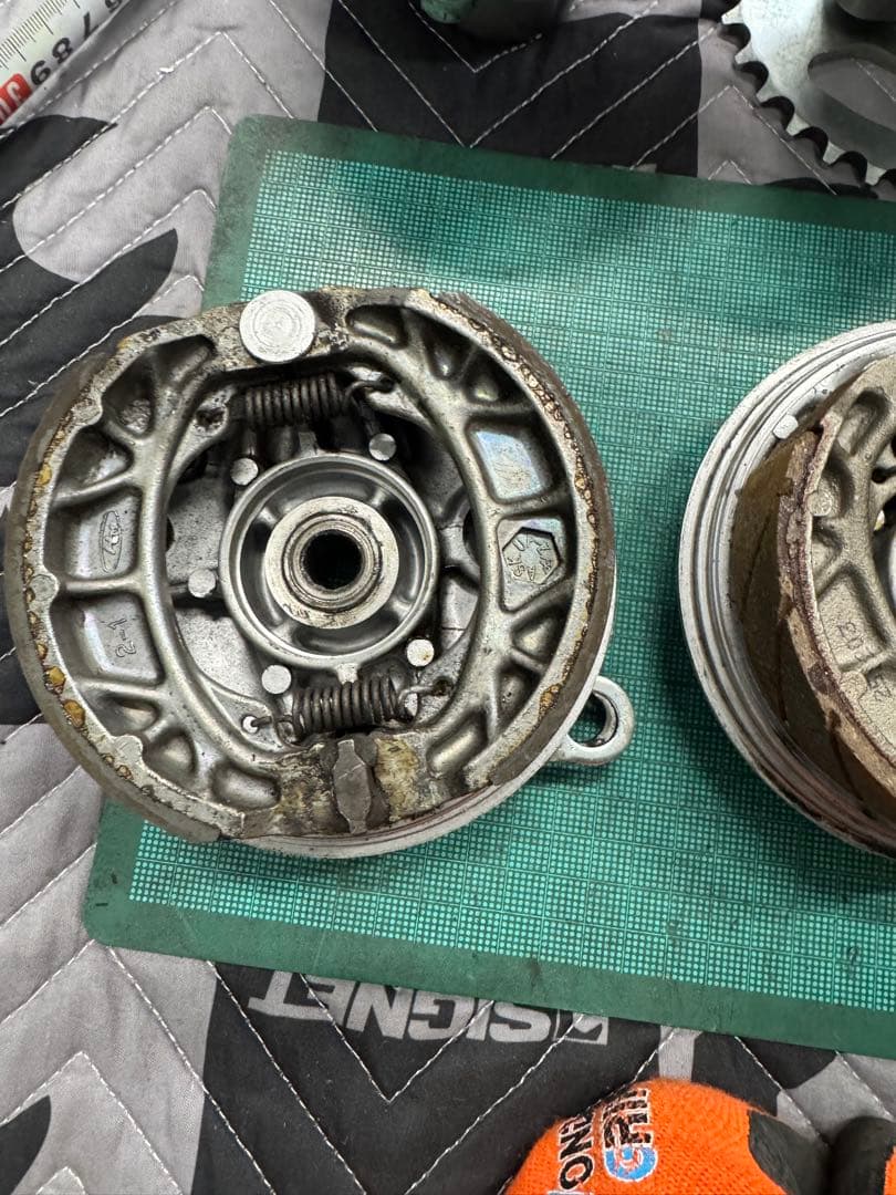 モンキー30周年アニバーサリーノーマルハブ、 ブレーキシュー付き