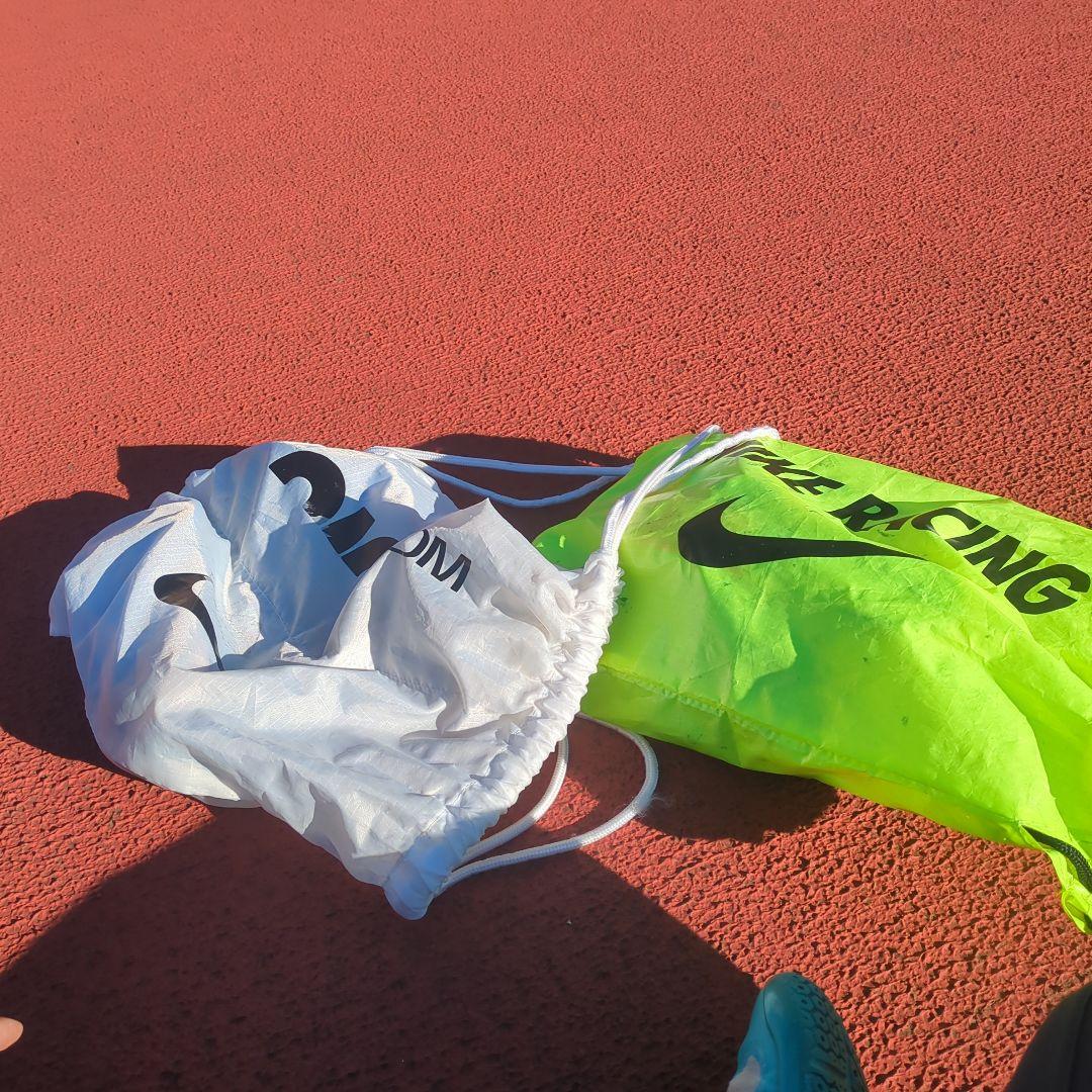 Nike 黒モアテン 25.5