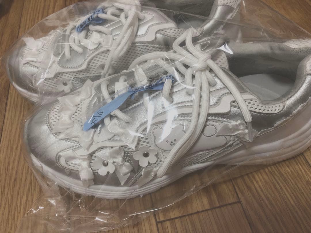 peichan. × merry jenny くまちゃんスニーカー