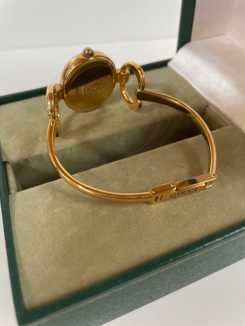 グッチ GUCCI バングルウォッチ レディース 腕時計 ゴールド