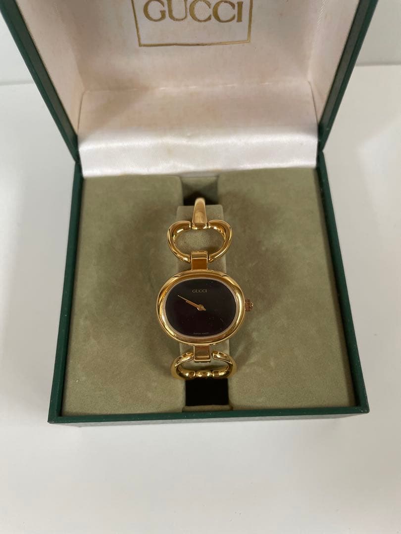 グッチ GUCCI バングルウォッチ レディース 腕時計 ゴールド