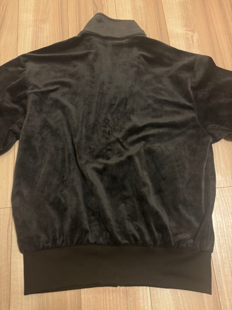 アディダス　ベロアトラックジャケット