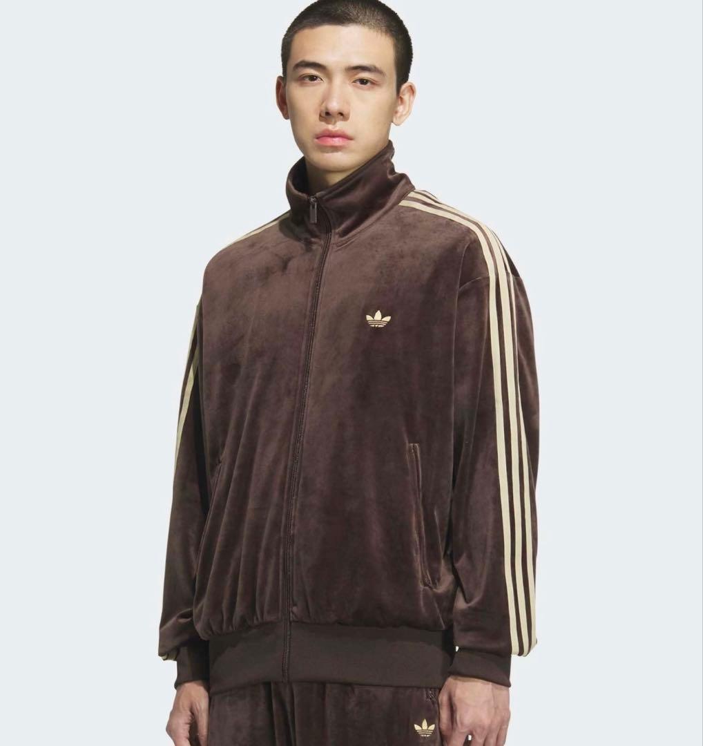 アディダス　ベロアトラックジャケット