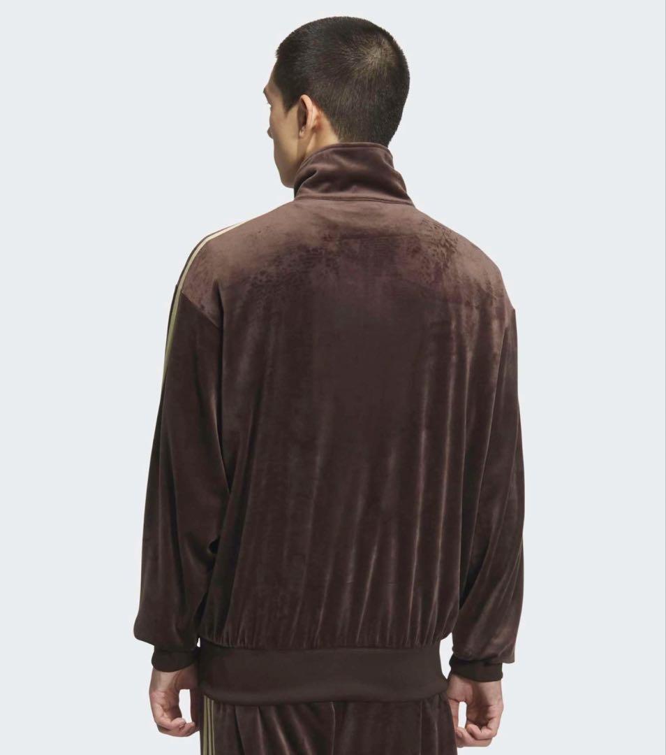 アディダス　ベロアトラックジャケット