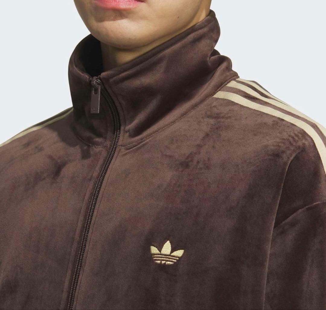 アディダス　ベロアトラックジャケット