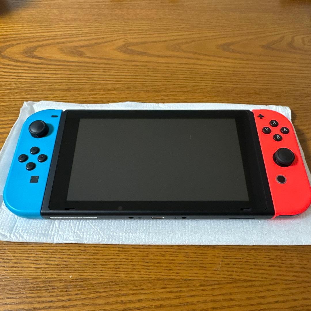 美品 Nintendo Switch 本体 青/赤 ジョイコン付き 付属品付き