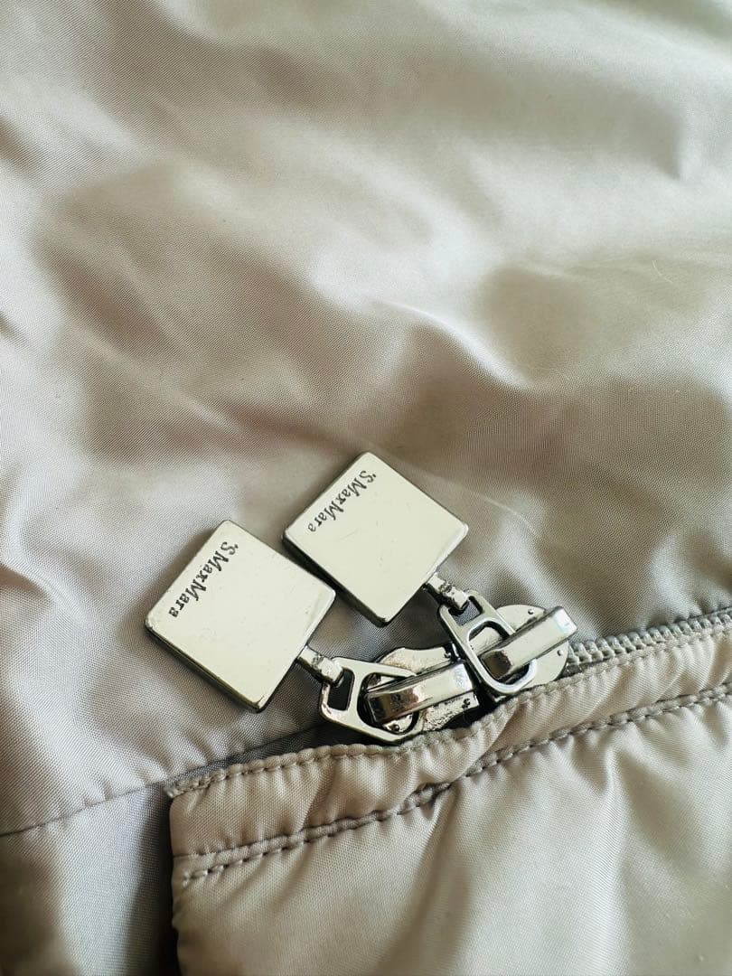 エスマックスマーラ‘SMaxMara☆ビジューフード付軽量ダウンロングベスト40