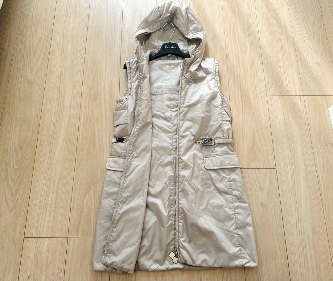 エスマックスマーラ‘SMaxMara☆ビジューフード付軽量ダウンロングベスト40