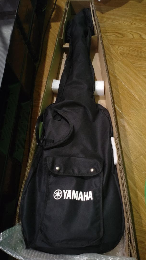 ★★ YAMAHA TRBX305 5弦ベース おまけ付き ★★