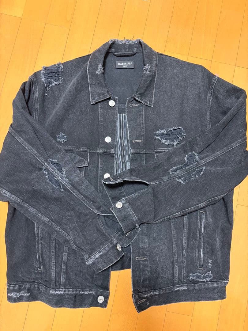 BALENCIAGAバックバーコード刺繍ラージフィットデニムジャケット