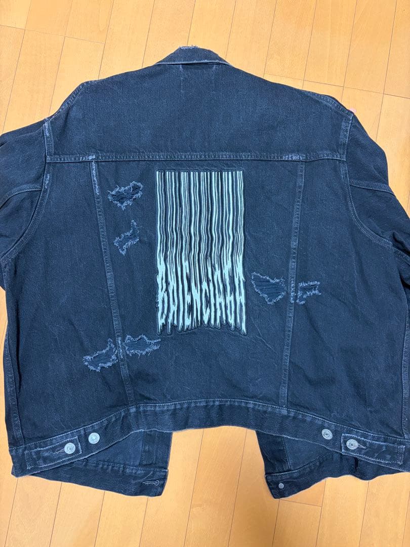 BALENCIAGAバックバーコード刺繍ラージフィットデニムジャケット