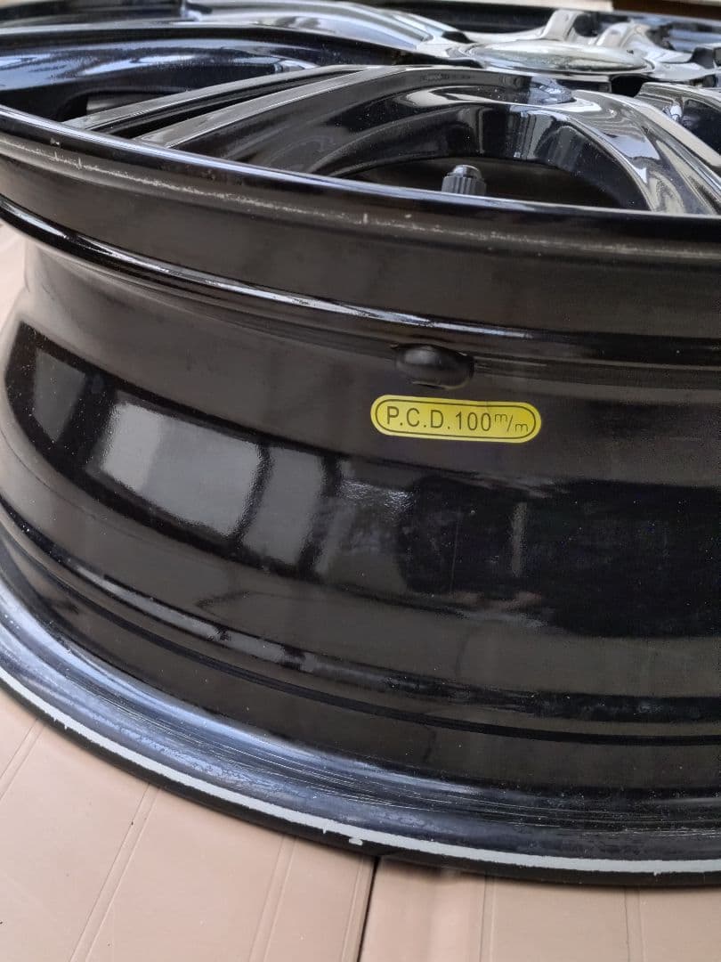 社外アルミホイール（中古）15インチ　ブラック（メタリック）4穴ＰＣＤ100ミリ