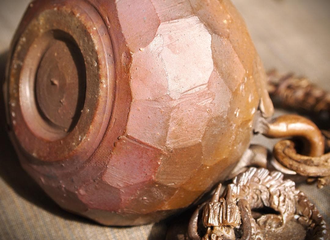 新品★竹内靖之【師：山本陶秀】★☆備前龍摘み籐手付き面取り土瓶