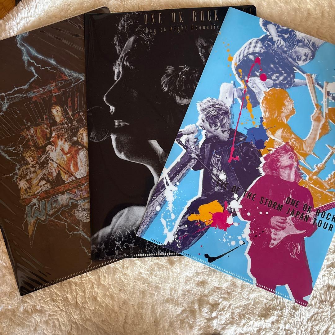 ONE OK ROCK CDとＤＶDまとめ売り　クリアファイルつき