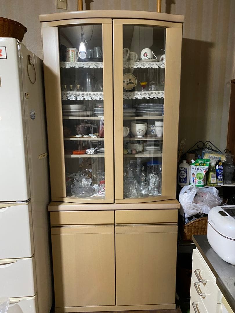 木製 食器棚 ガラス戸付き アンティーク調 高さ195cm（たのメル便送料込み）