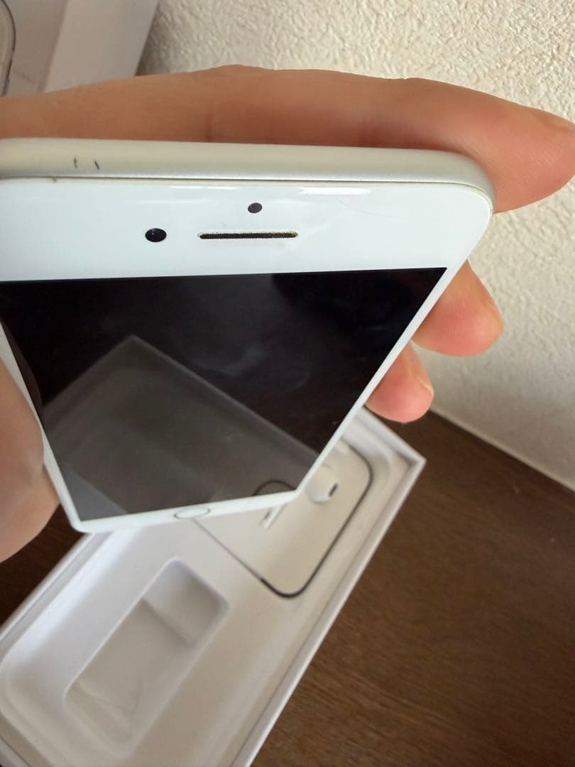 iPhone 8 シルバー　64GB バッテリー97%
