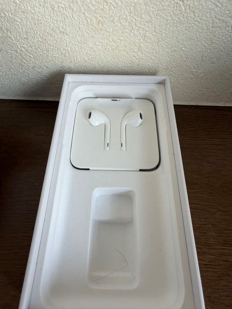 iPhone 8 シルバー　64GB バッテリー97%