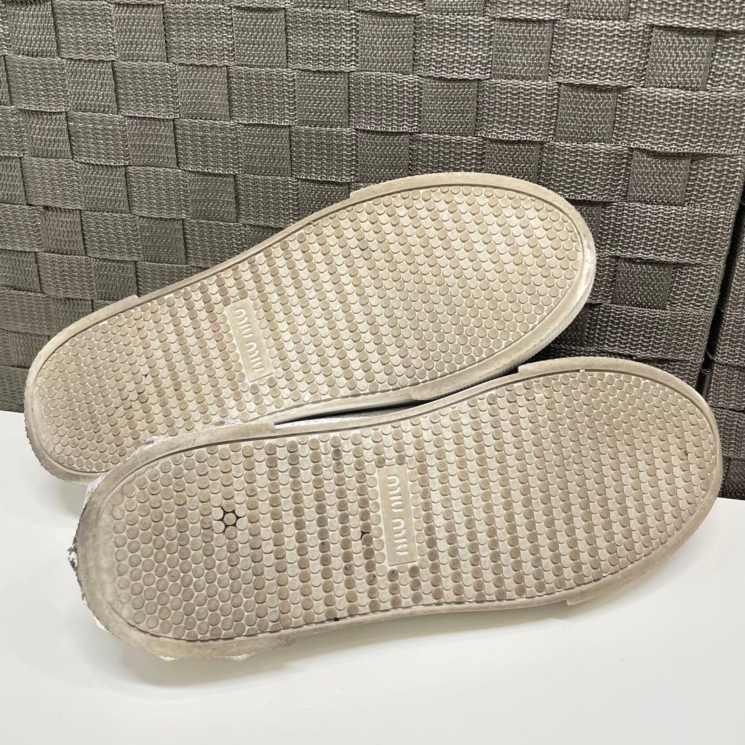 み*様 miumiu ホワイト クラック加工スニーカー クリスタル付き