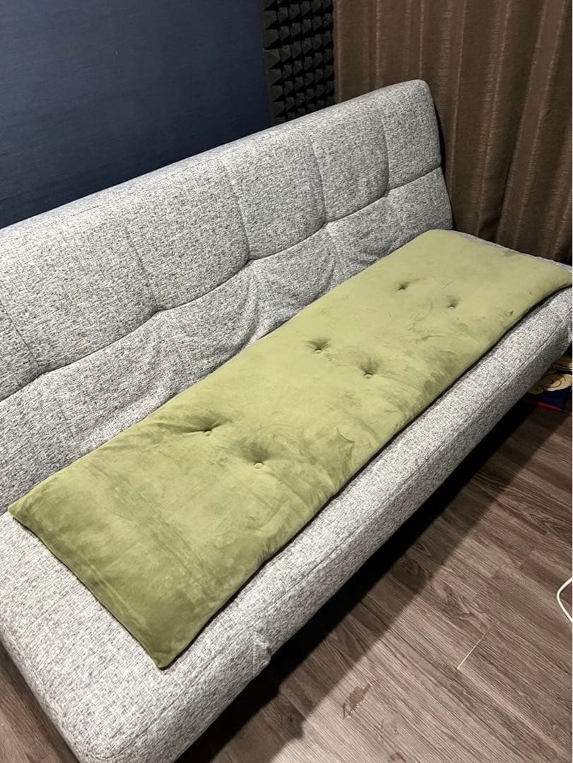 グレーのファブリックソファベッド