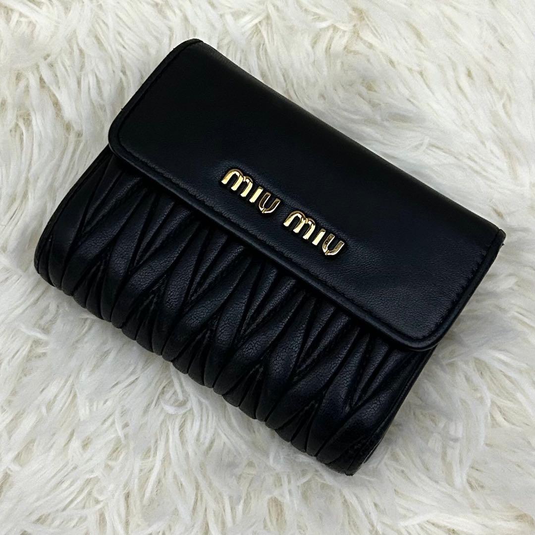 【極美品】ICチップ内蔵 MIUMIU マテラッセ レザー 二つ折り財布