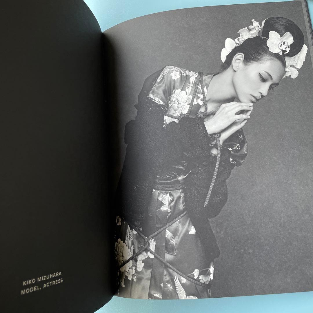 The Little Black Jacket 写真集 シャネル