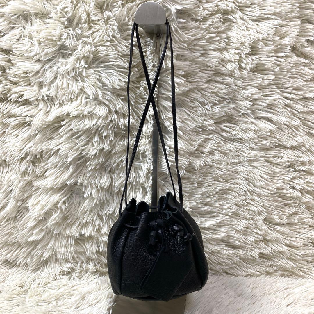 cokia ブラックレザー巾着型　ミニショルダーバッグ　ポシェット