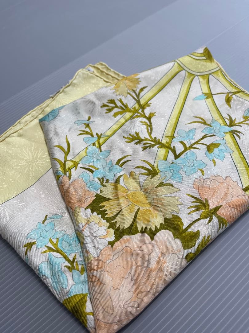 HERMES エルメス　スカーフ　カレ90