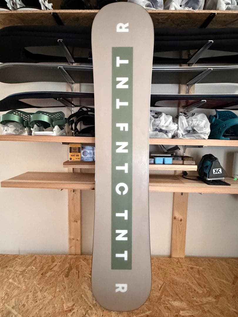 新品未使用　24-25 FNTC TNTR 153 ワームグレイ