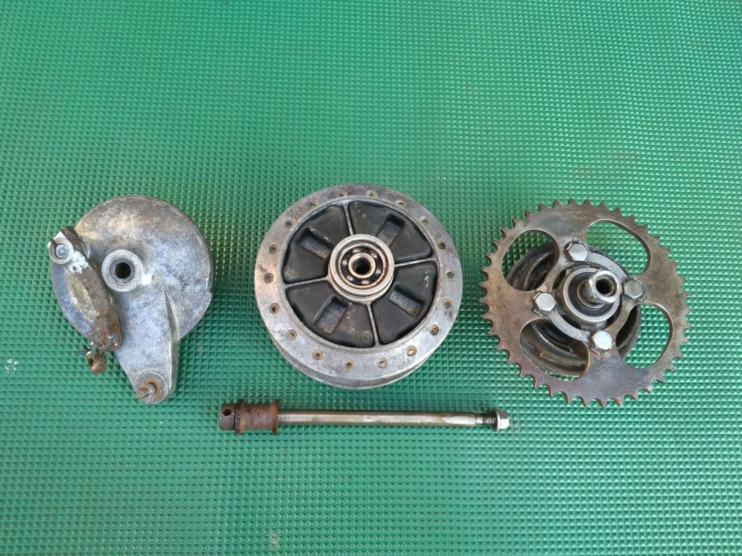 ホンダカブC100リヤブレーキ