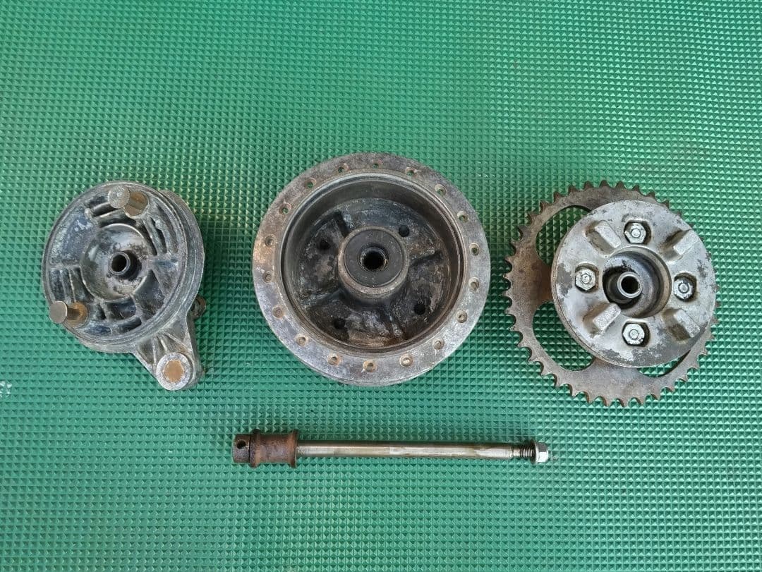 ホンダカブC100リヤブレーキ