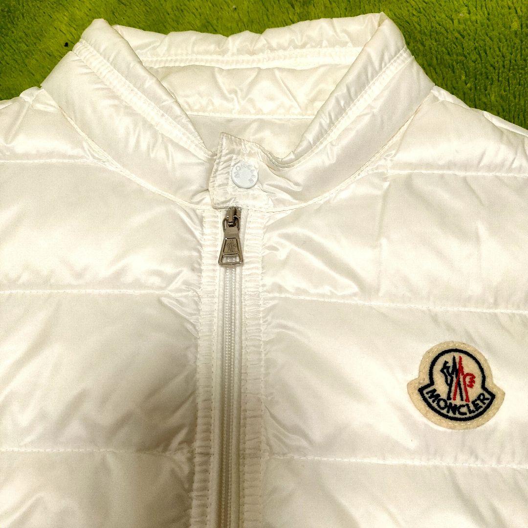 MONCLER 付属品有り！真っ白で可愛い！レア色！モンクレール　ダウン ベスト