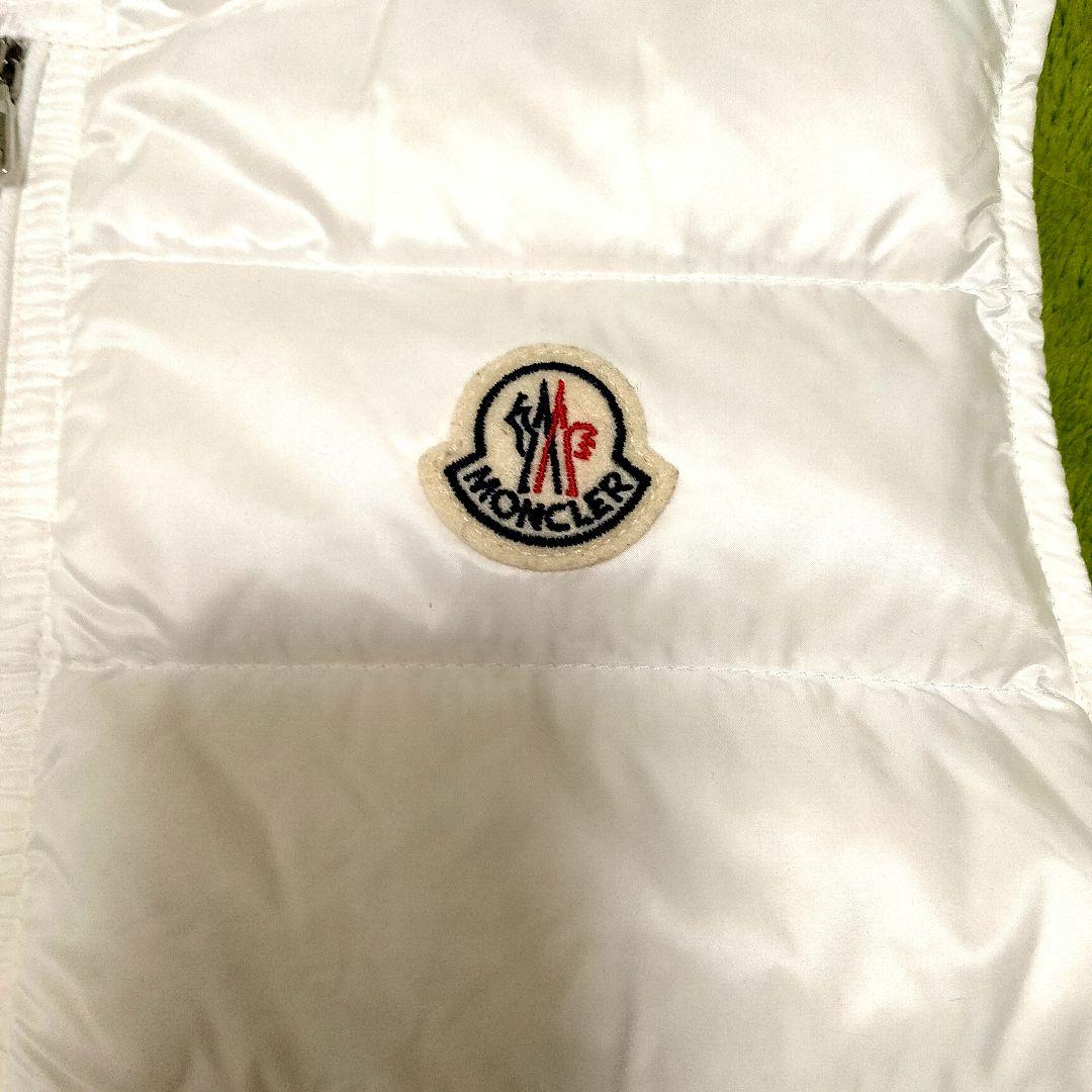 MONCLER 付属品有り！真っ白で可愛い！レア色！モンクレール　ダウン ベスト
