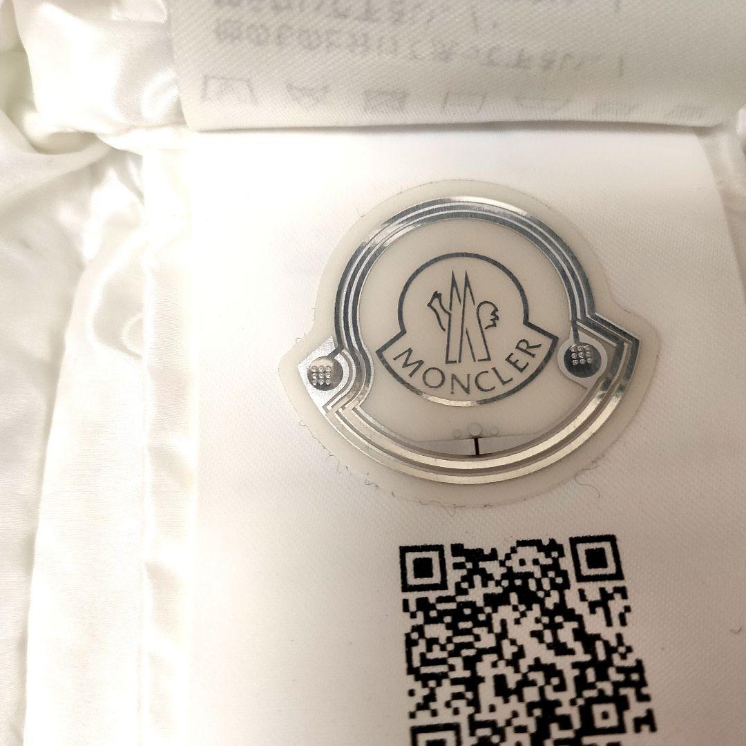 MONCLER 付属品有り！真っ白で可愛い！レア色！モンクレール　ダウン ベスト