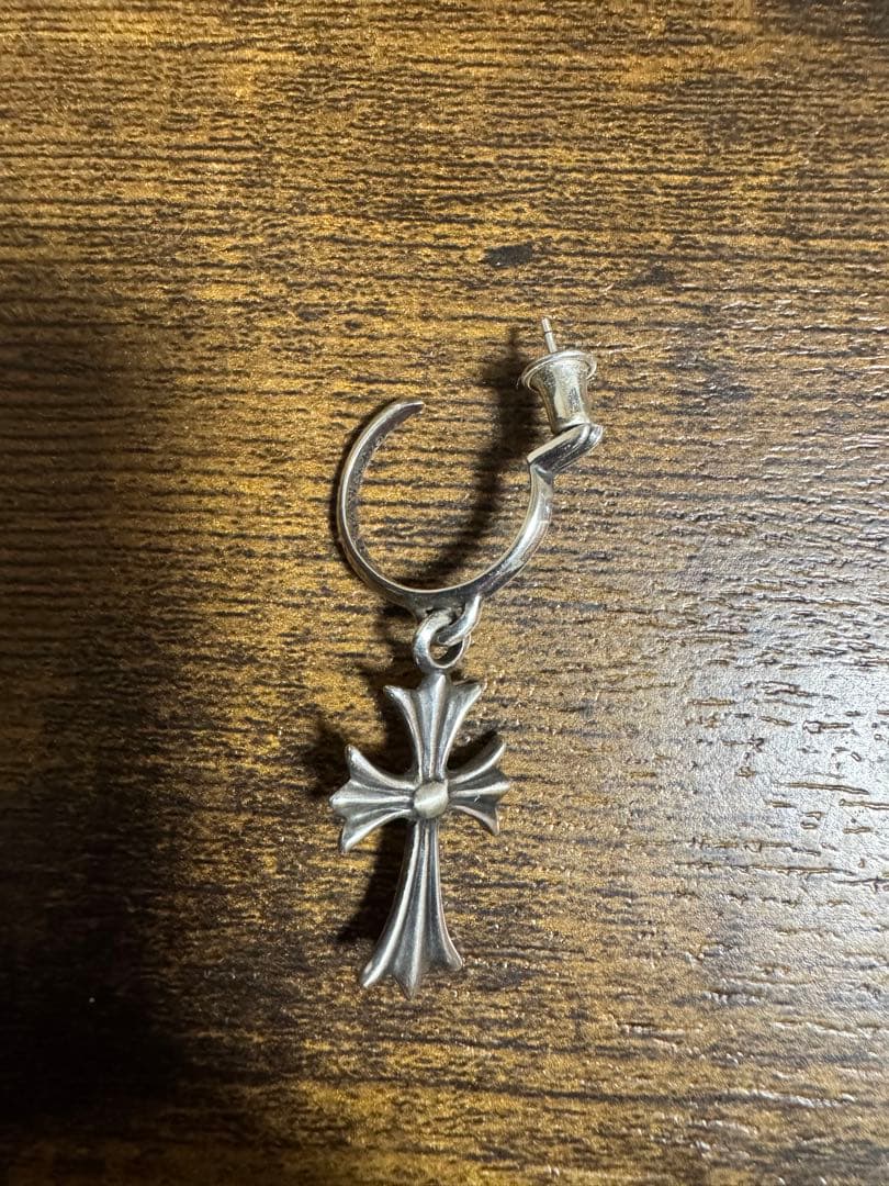 クロムハーツクロスモチーフ ピアス(片耳用)