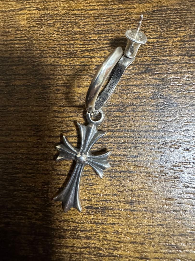 クロムハーツクロスモチーフ ピアス(片耳用)