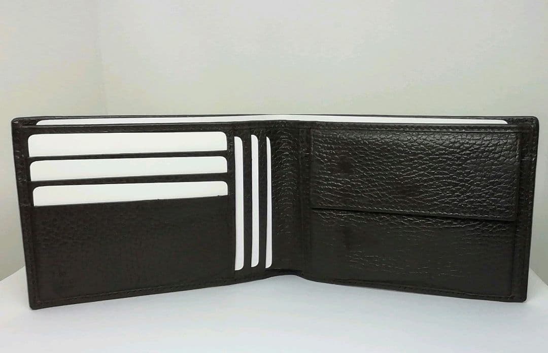 GUCCI　グッチ　GGキャンバス ブラウン　小銭入れ有り　折り畳みタイプ