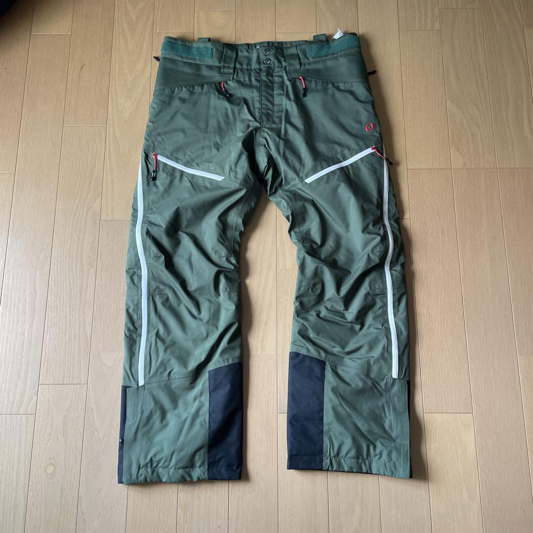 オンヨネ　ONYONE スキーウェア　デモチーム　サイズL 中古