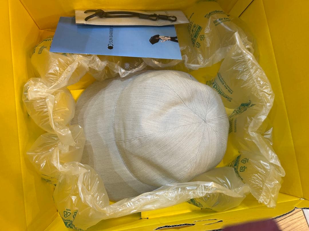 【試着のみ、ハットストラップ付き】サンバリア100　ワイドキャップ