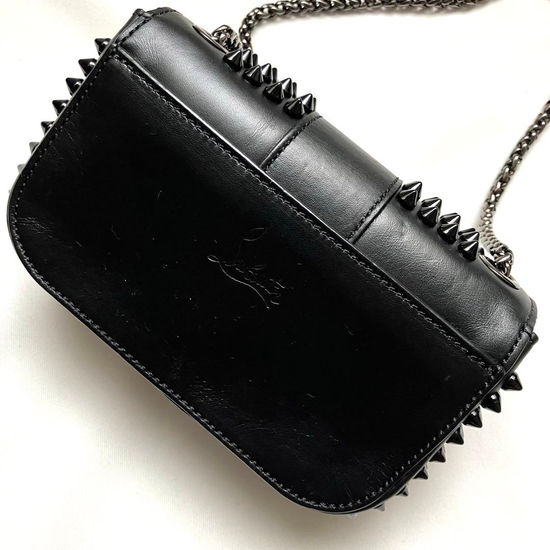美品クリスチャンルブタン スイートチャリティ レザースタッズショルダーバッグ