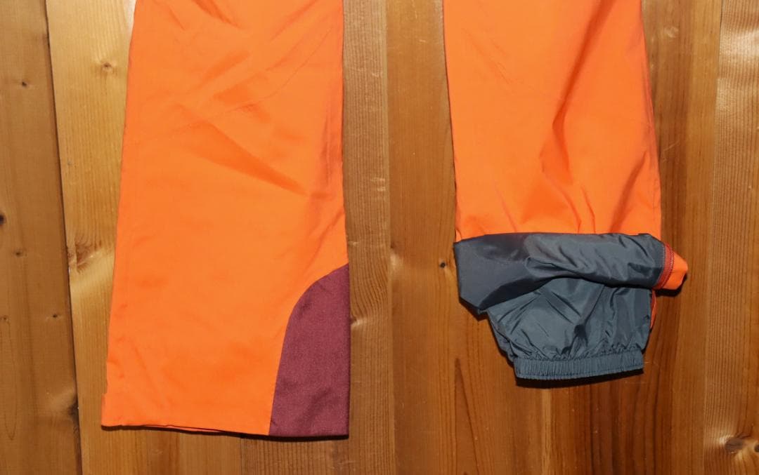 新品 ゴールドウイン Gソリッド カラー 中綿 スキーパンツ (2/Mサイズ)Ⓗ