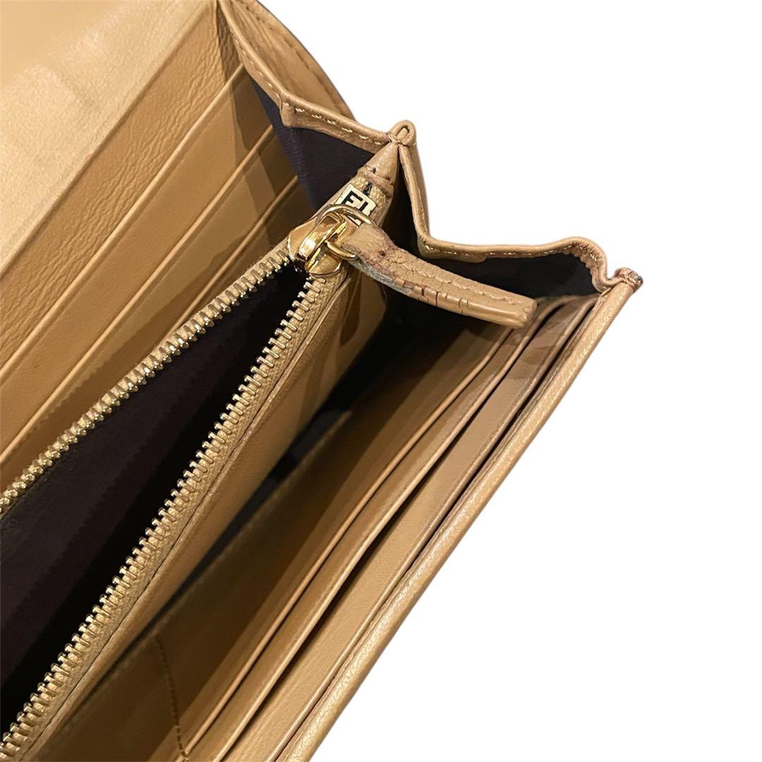 FENDI ベージュ レザー 長財布 FFロゴ