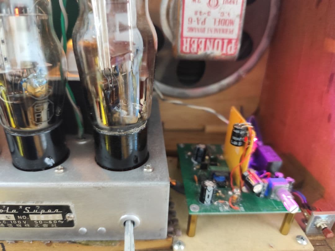 真空管アンティークAMラジオ　Bluetooth機器内蔵　ナナオラ製