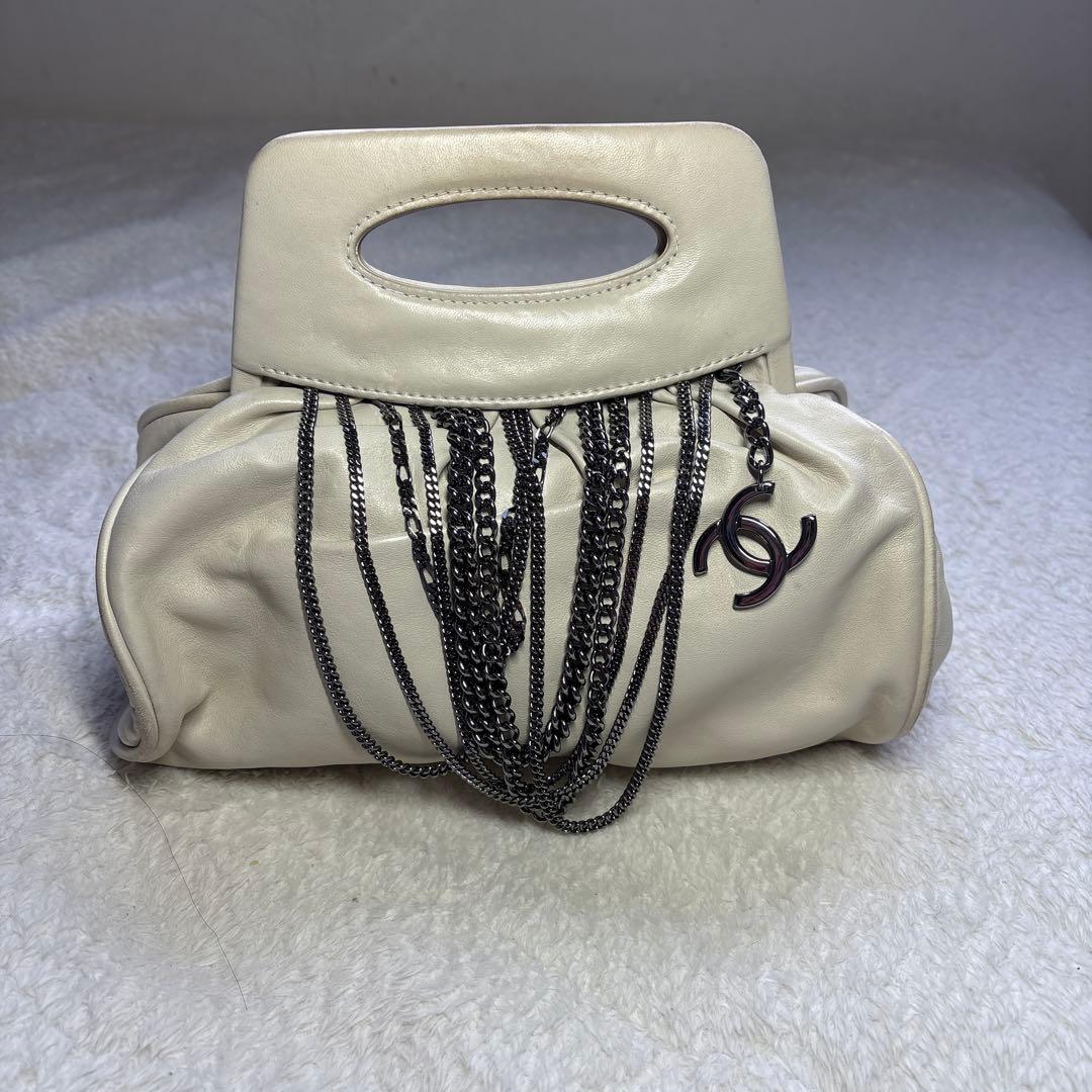 ホワイトレザー ハンドバッグ チェーン付き